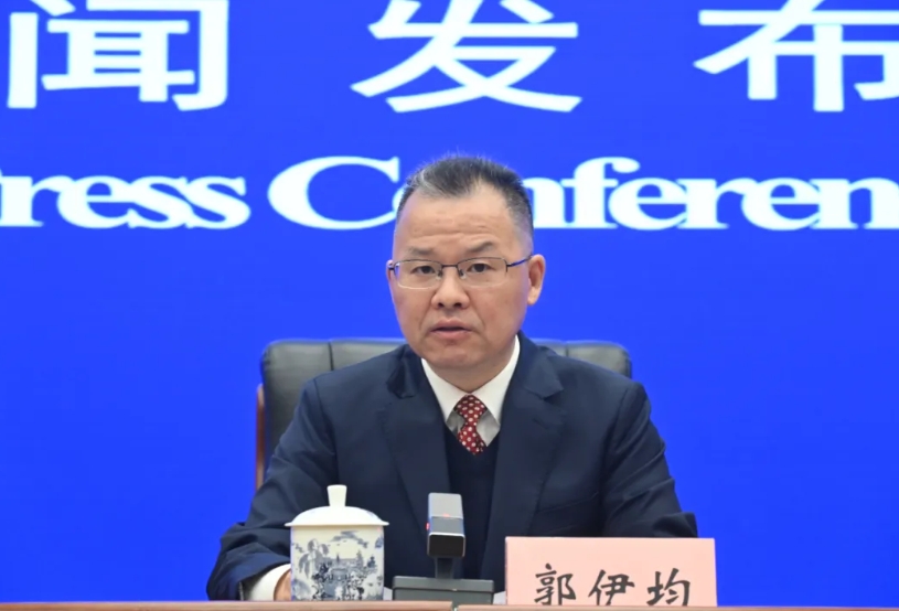 生态环境部固体废物与化学品司司长郭伊均介绍固体废物与化学品环境管理有关情况.png